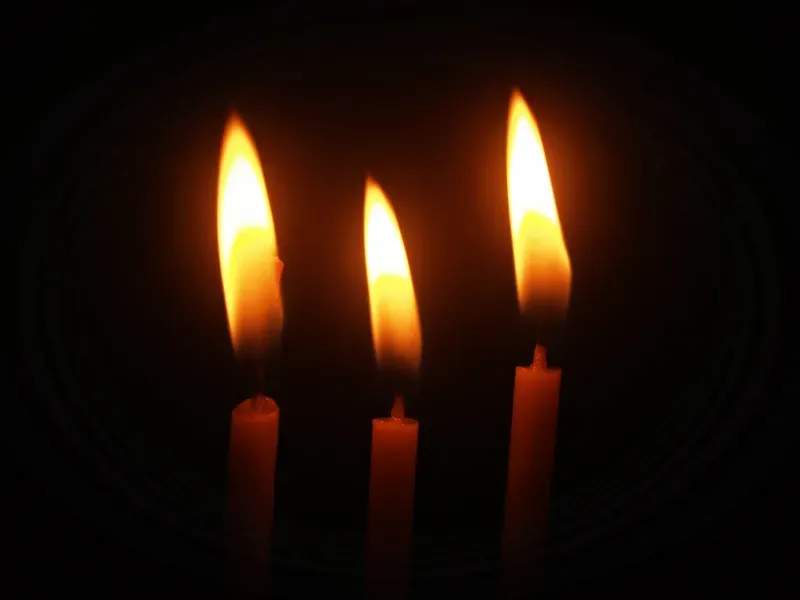 Relatiegeschenk-kaarsen met logo